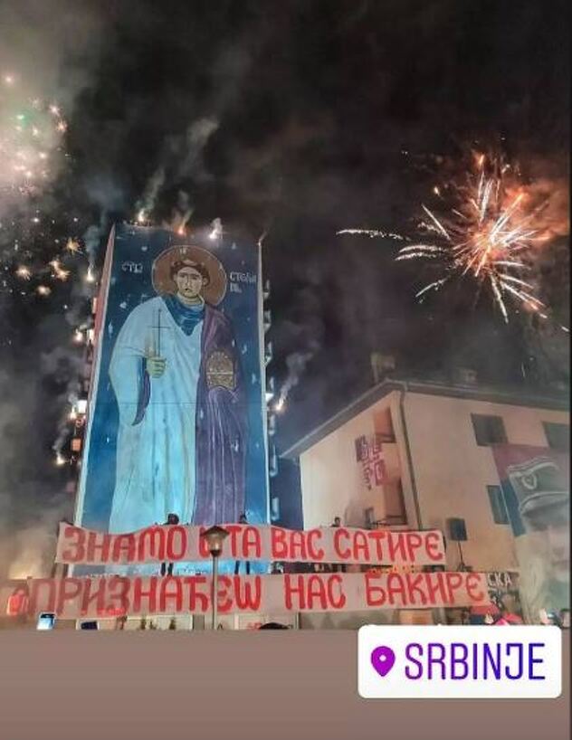 Zastave s likom zločinca Mladića u Foči