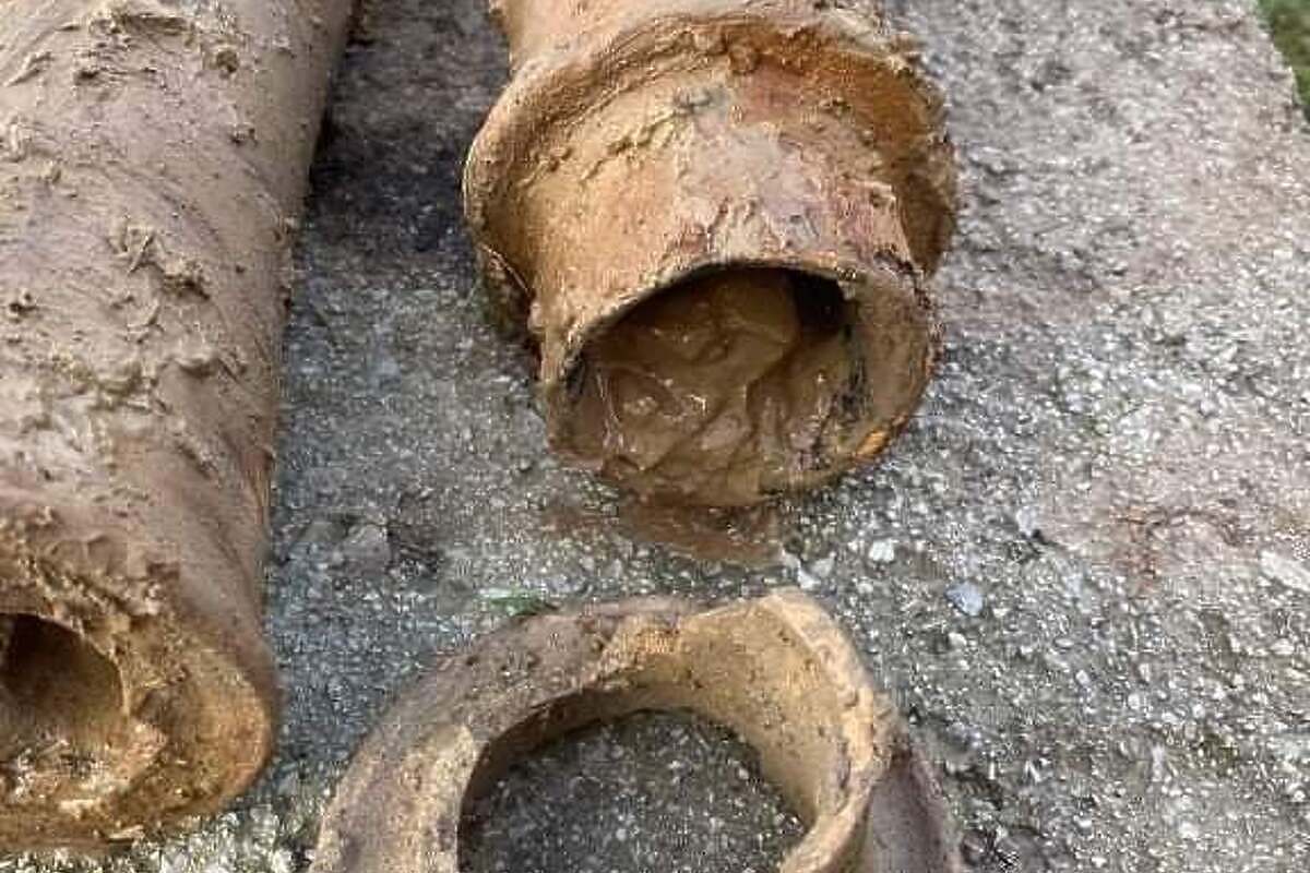Pronađene cijevi na Švrakinom Selu (Foto: Facebook Enver Imamović)