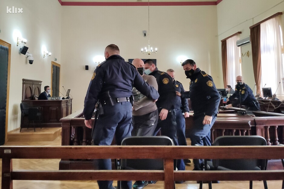 Izveden iz sudnice zbog vrijeđanja suda (Foto: G. Š./Klix.ba)
