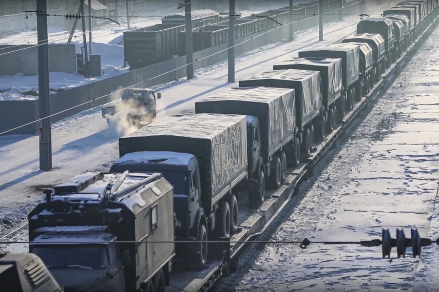 Ruski vojni kamioni na putu za Bjelorusiju (Foto: EPA-EFE)