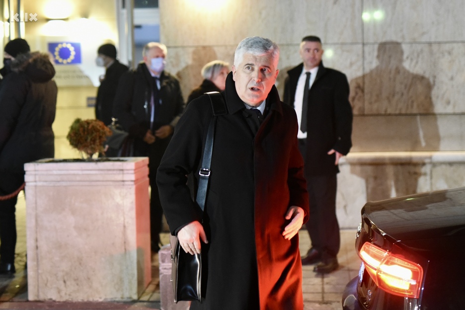 Dragan Čović nije želio dati izjavu medijima nakon sastanka (Foto: T. S./Klix.ba)