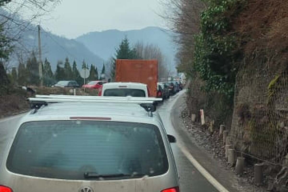 Velike gužve zbog saobraćajne nesreće