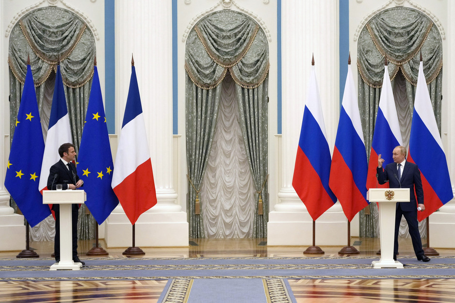 Macron i Putin tokom nedavno održanog sastanka (Foto: EPA-EFE)