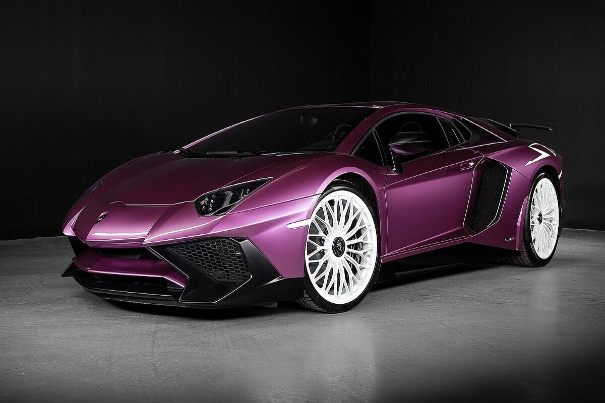 Ljubičasti Lamborghini Aventador SV odaje počast legendarnom Diablu