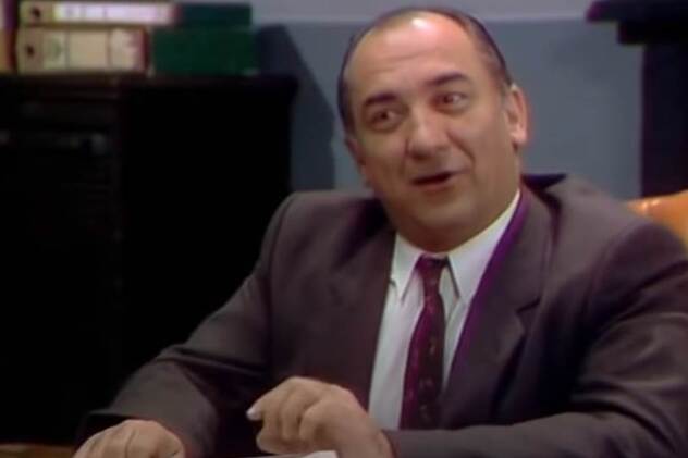 Ivan Bekjarev kao šef Kurčubić u seriji 