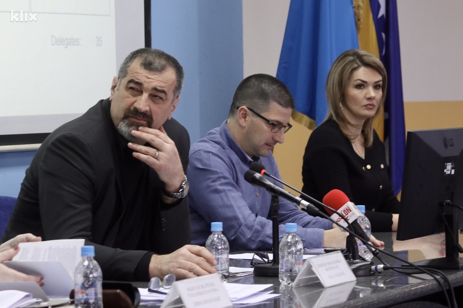 Novo rukovodstvo Kantonalne skupštine (Foto: A. K./Klix.ba)