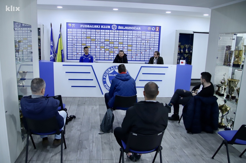 Konferencija za medije održana je u Plavom salonu stadiona Grbavica (Foto: I. L./Klix.ba)