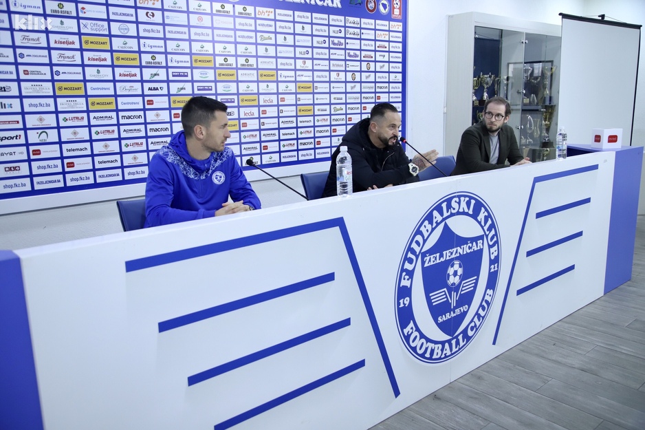 Medijima su se obratili trener Plavih Edis Mulalić i defanzivac Aleksandar Kosorić (Foto: I. L./Klix.ba)