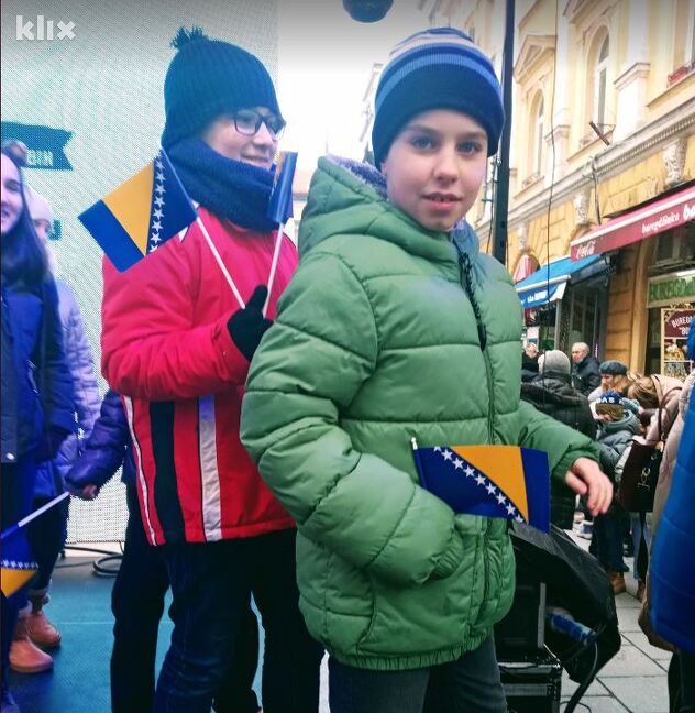 Mališani otpjevali pjesmu za djecu Ukrajine (Foto: Klix.ba)