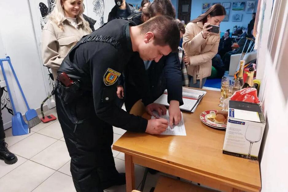 Vjenčanje para u skloništu u Odesi (Foto: Facebook)