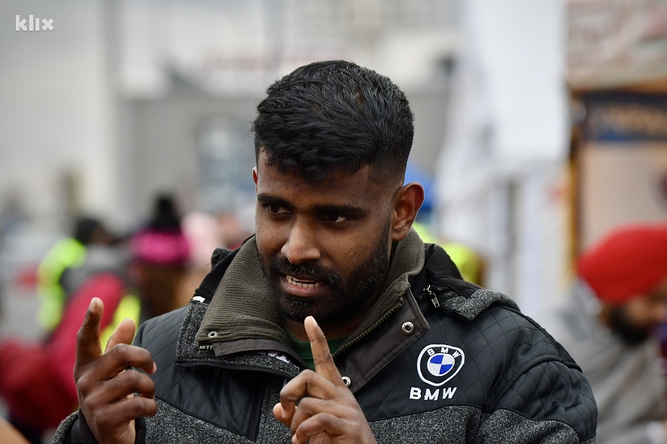 Volonter koji je došao iz Berlina da pomogne izbjeglicama (Foto: T. S./Klix.ba)