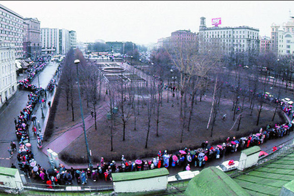Redovi su u bili ogromni (Foto: Twitter)