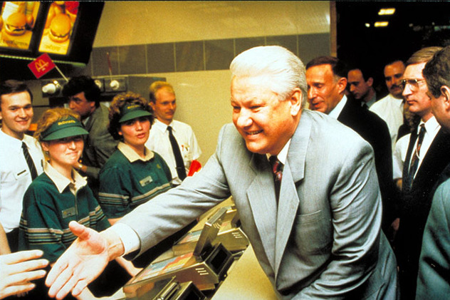 Otvorenju u Moskvi prisustvovao je i Boris Jeljcin, kasnije prvi predsjednik Rusije (Foto: Twitter)