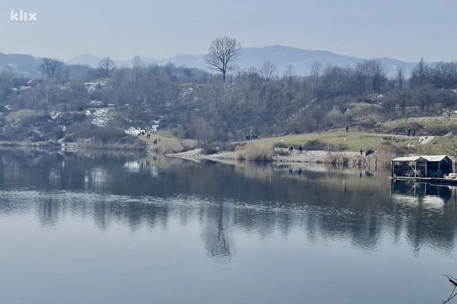 Pretražuje se i jezero Bašigovci (Foto: Klix.ba)