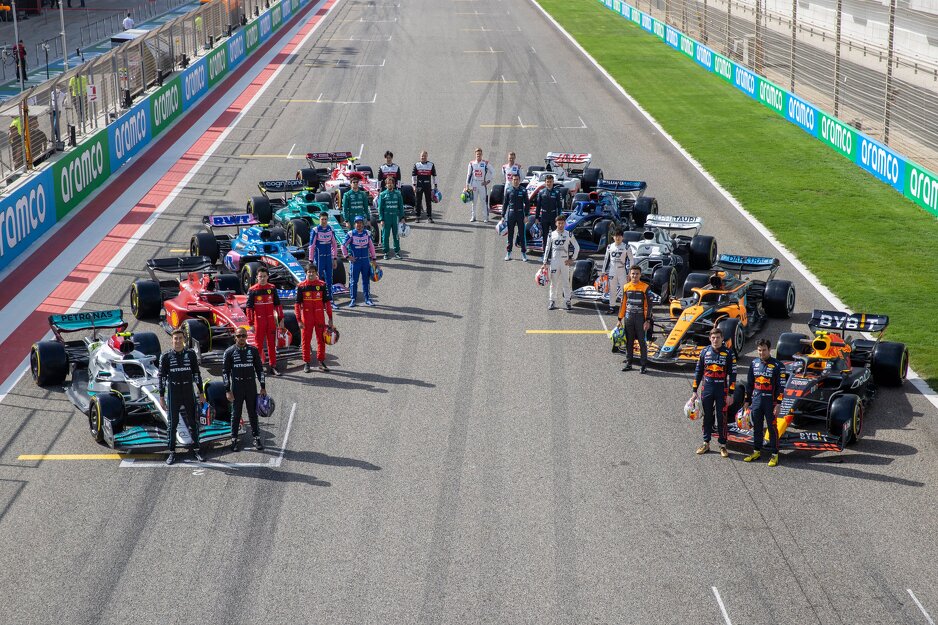 Ovogodišnji vozači s bolidima (Foto: Formula 1)