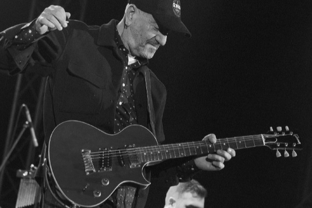 Vlatko je jedan od najznačajnijih jazz-rock gitarista sa ovih prostora