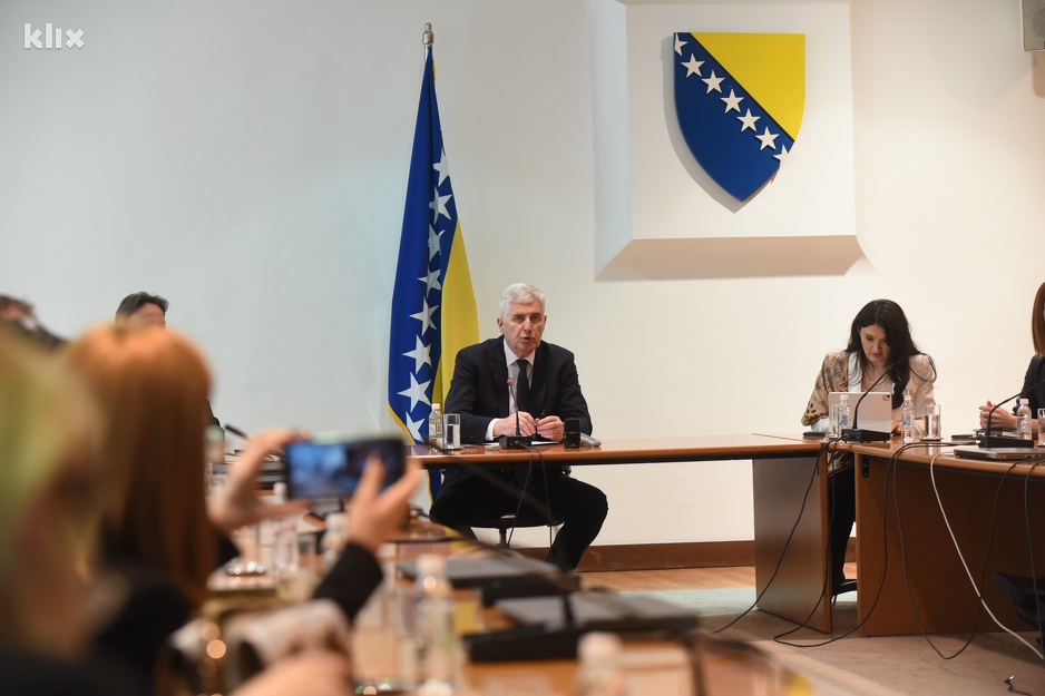 Lider HDZ-a u odbrani stava koji je protiv redukcije Doma naroda naglašava da je od kad postoji FBiH u Domu naroda upućeno samo 9 apelacija po osnovi vitalnog nacionalnog interesa (Foto: T. S./Klix.ba)