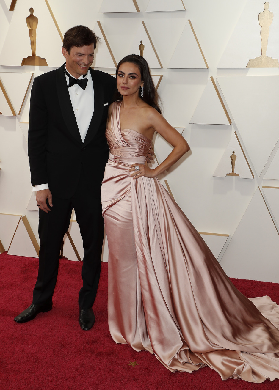 Ashton Kutcher i Mila Kunis (Foto: EPA-EFE)