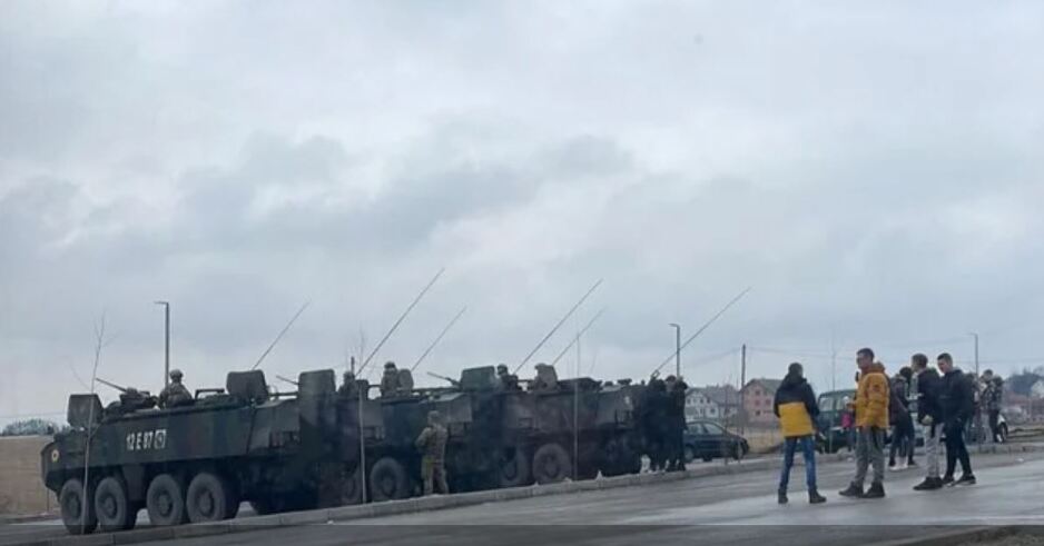 Djeca znatiželjno posmatrala snage EUFOR-a na Sokocu