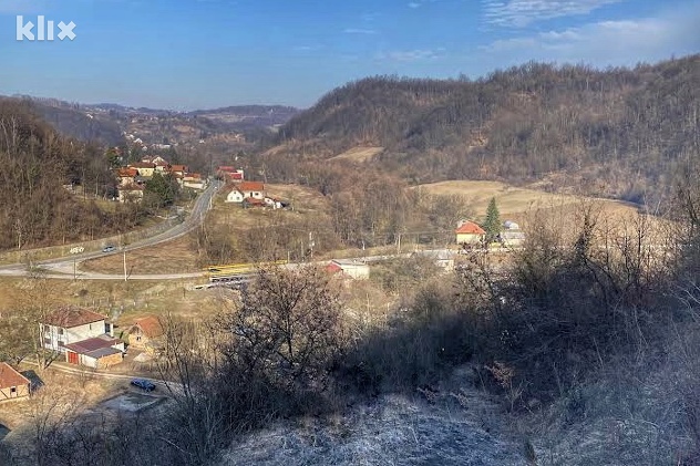 Na Tetimi se nalaze desetine porodičnih kuća (Foto: A. K./Klix.ba)