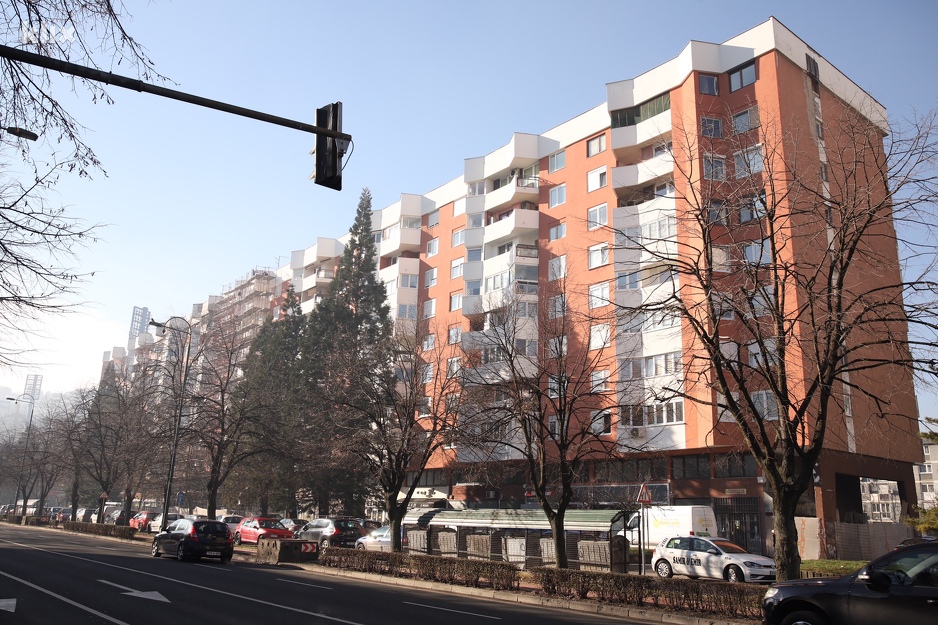 Dio zgrade Loris obnavlja se tek ove godine (Foto: I. L./Klix.ba)