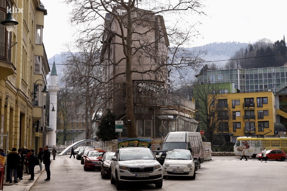 Objekat je trenutno u ruševnom stanju (Foto: I. L./Klix.ba)