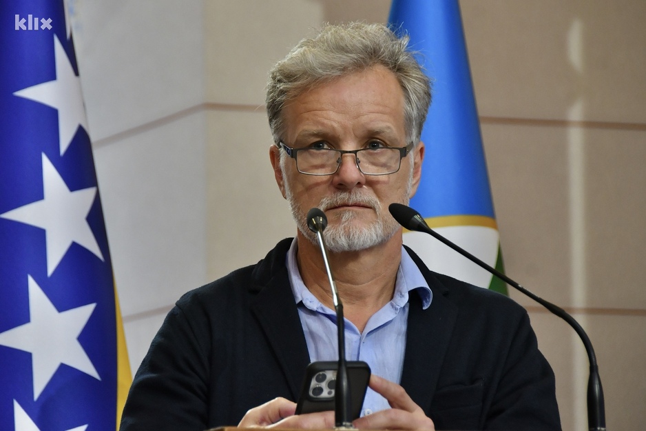 Paul Lowe: Fotografije su dokaz hrabrosti, kreativnosti i otpora građanki i građana Sarajeva (Foto: I. Š./Klix.ba)