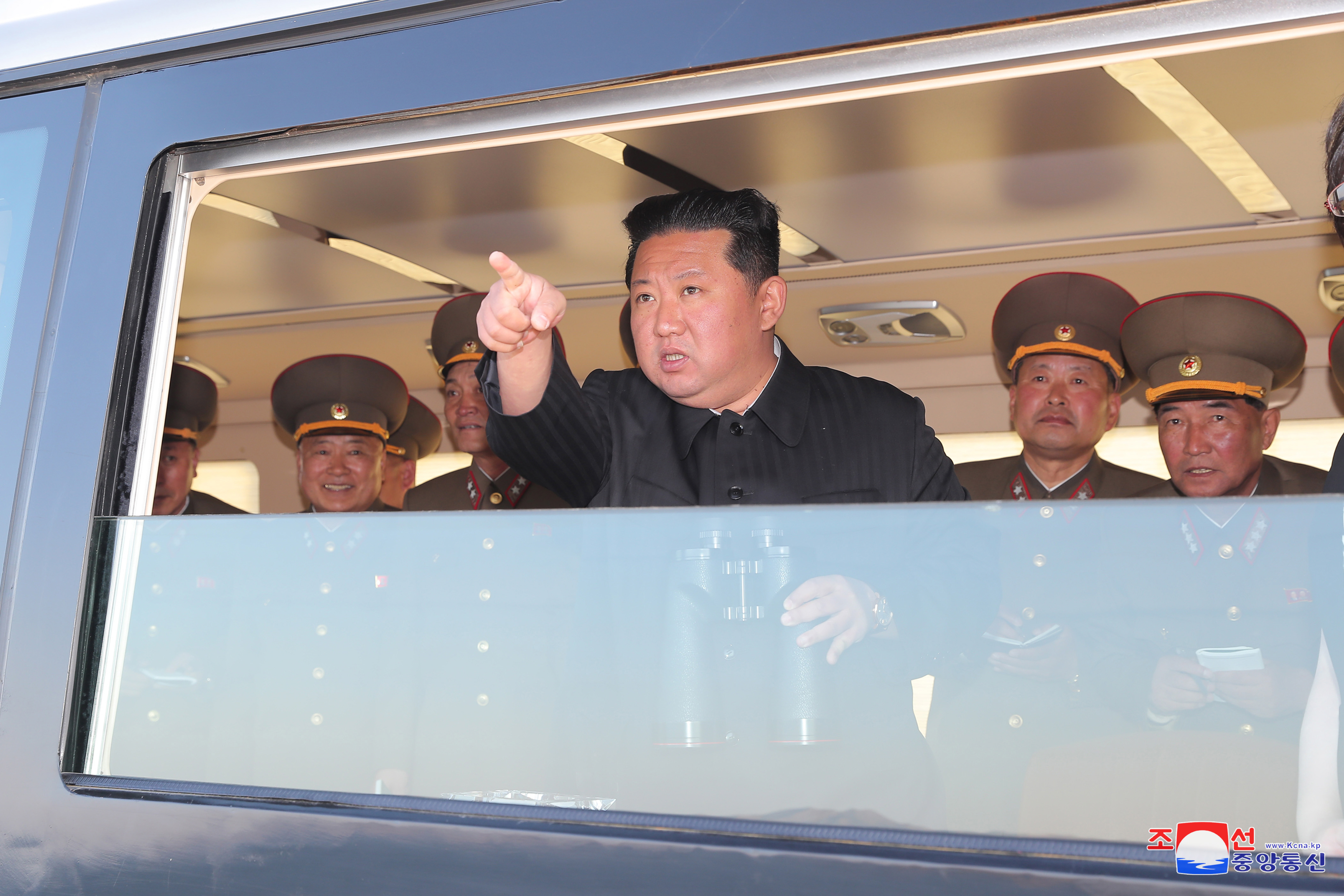 Kim Jong-un na testiranju novog oružja (Foto: EPA-EFE)