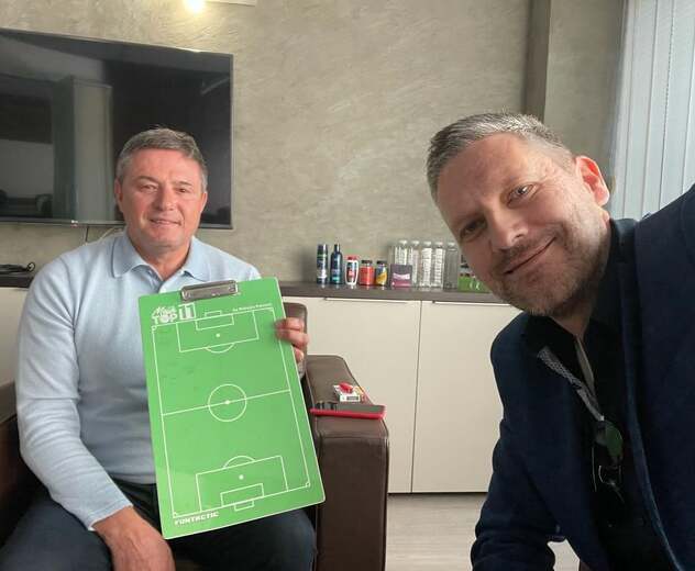 Piksi i autor knjige Nebojša Petrović