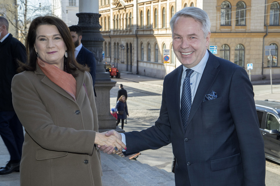 Ann Linde i Pekka Havisto danas u Helsinkiju (Foto: EPA-EFE)