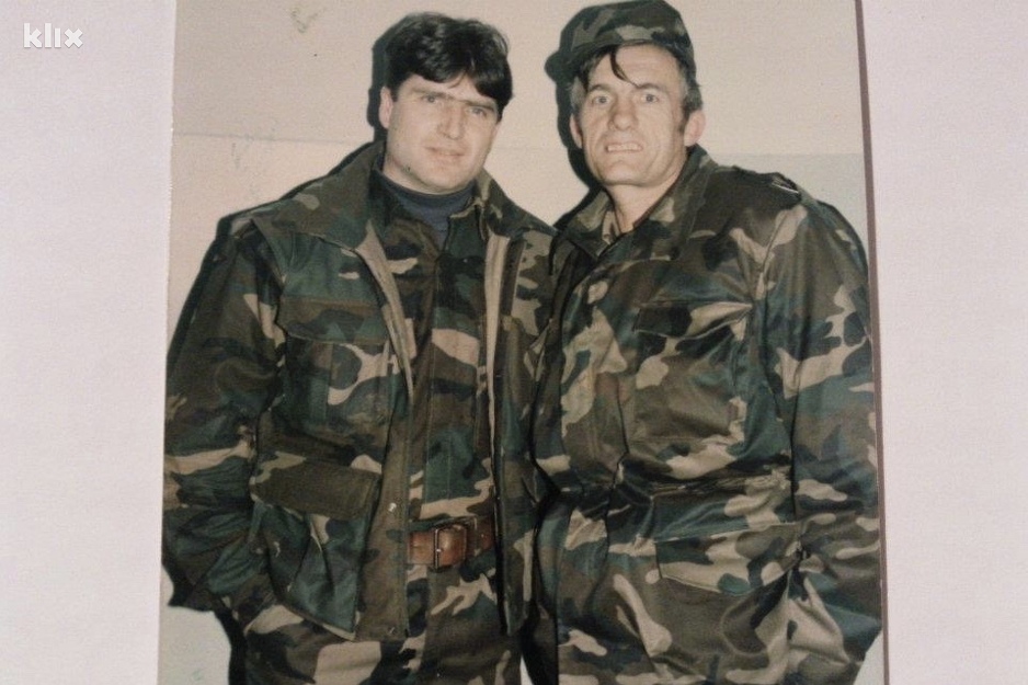 Ahmo Juraldžić i Ekrem Redžić iz ratnih dana (Foto: Privatna arhiva)