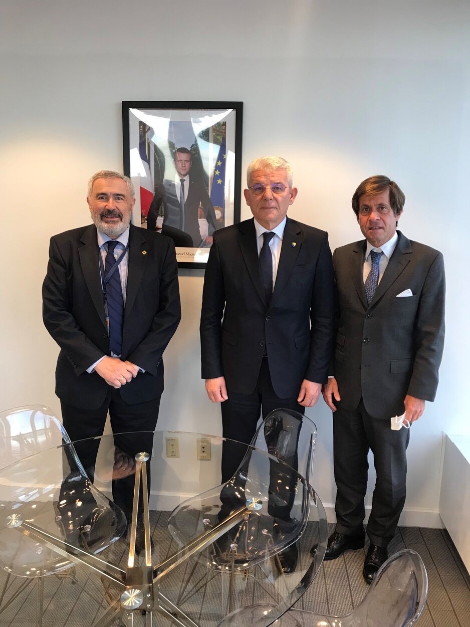 Džaferović sa ambasadorom Francuske pri UN-u Nicolasom de Rivièreom