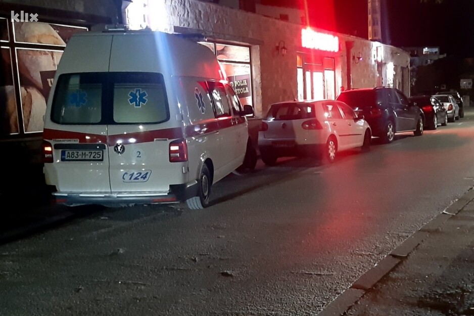 Intervencija Hitne pomoći nakon upotrebe plastičnog pištolja (Foto: G. Š./Klix.ba)