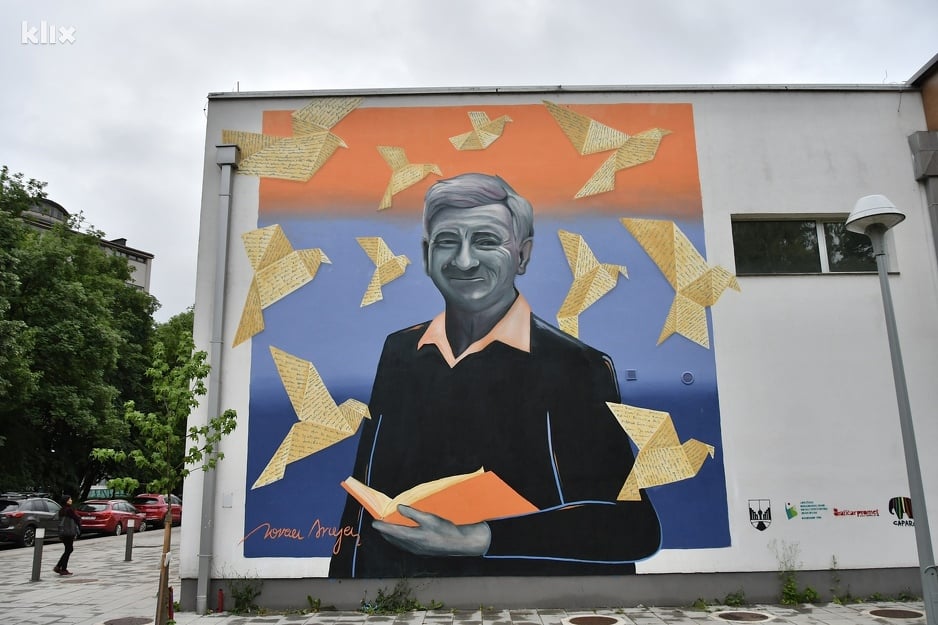 Prvobitna verzija murala posvećenog generalu Jovanu Divjaku (Foto: I. Š./Klix.ba)