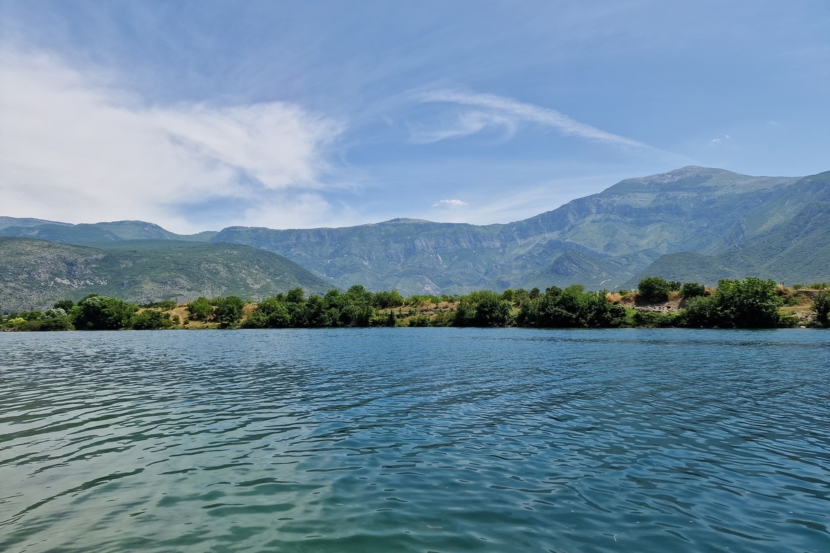 Bajkoviti mol nad Mostarskim jezerom postao je jedno od omiljenih mjesta za fotografiranje