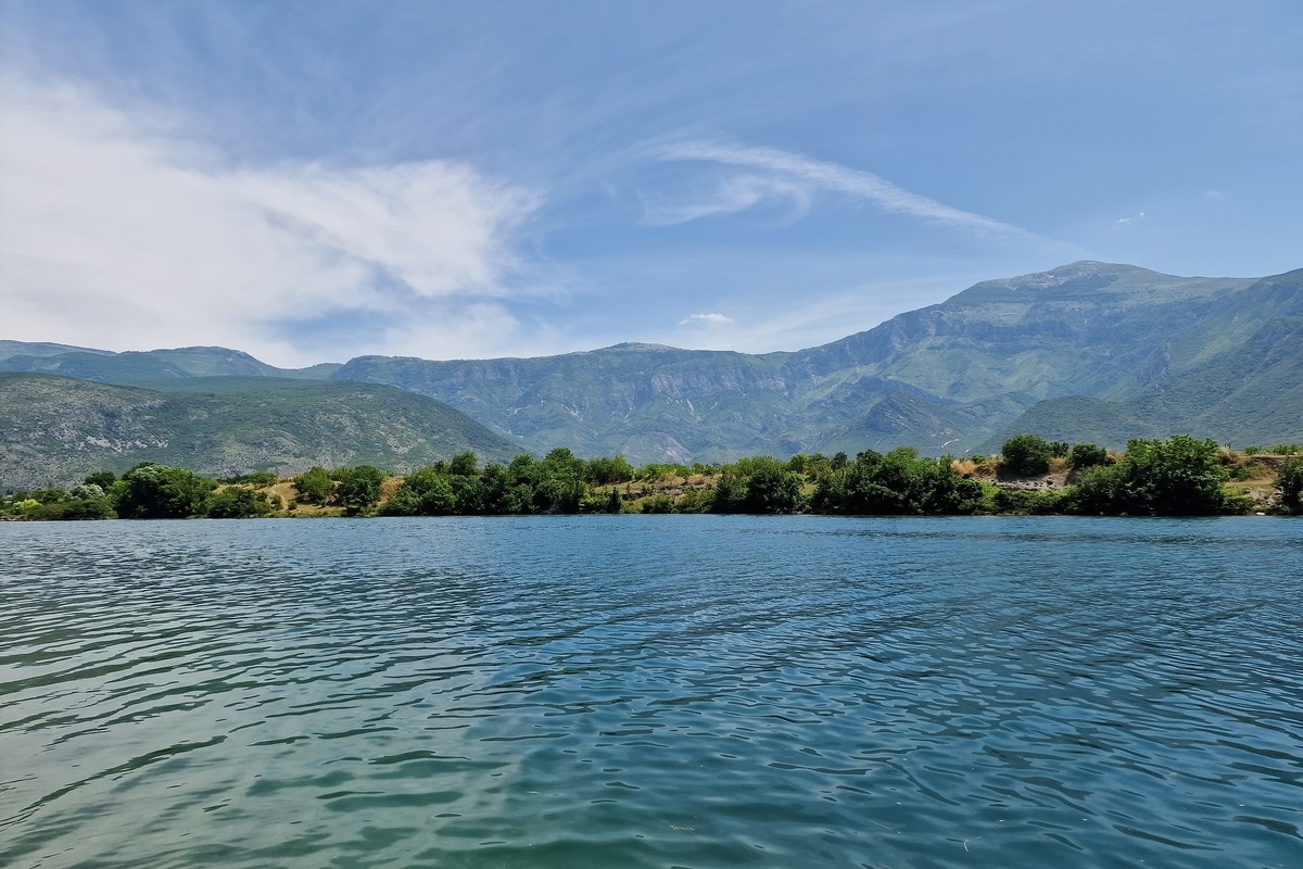 Bajkoviti mol nad Mostarskim jezerom postao je jedno od omiljenih mjesta za  fotografiranje