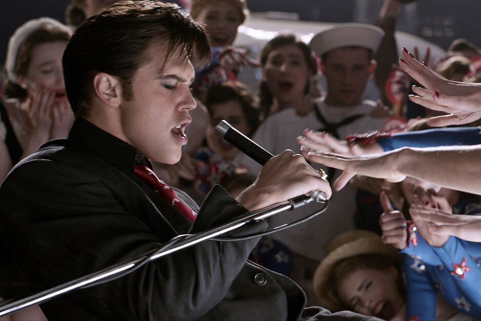 Austin Bulter kao Elvis 
