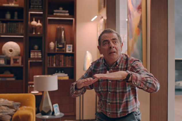 Rowan Atkinson u seriji Man vs. Bee