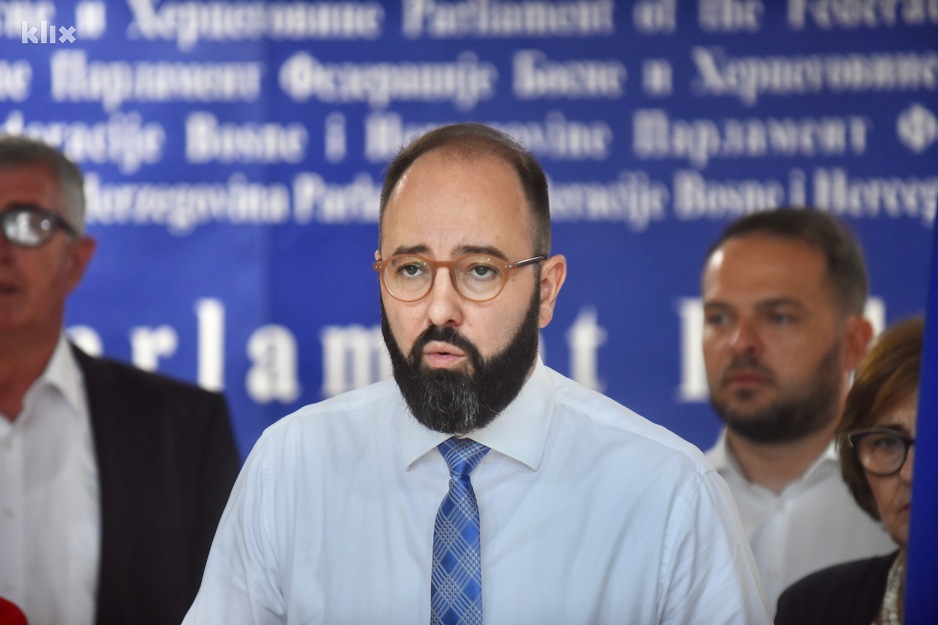 Damir Mašić, šef Kluba zastupnika SDP-a u Parlamentu FBiH (Foto: T. S./Klix.ba)