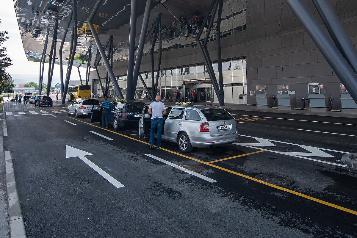 parking aerodrom sarajevo