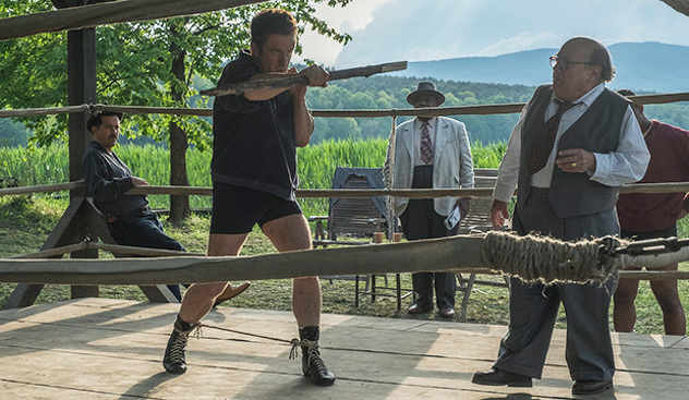 Ben Foster I Danny DeVito u filmu