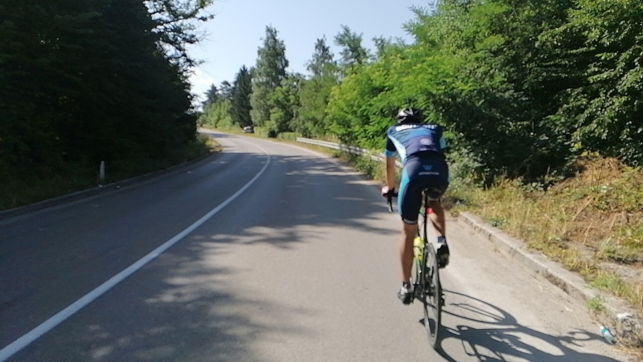 Biciklisti su na cesti izloženi brojnim opasnostima (Foto: Jasmin Grebić)