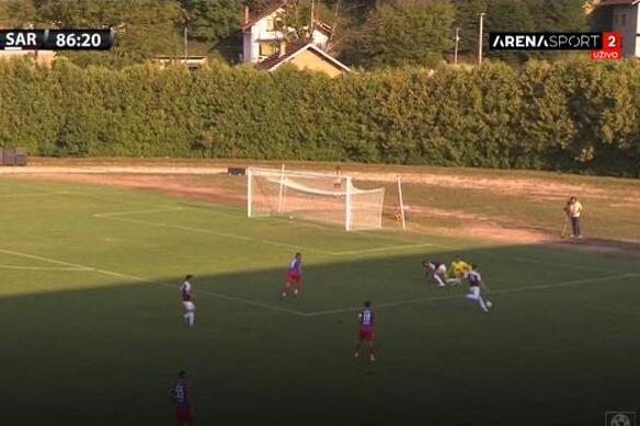 Trenutak kada je Ahmetović oduzeo loptu golmanu Borca, a Ikić pogodio za 3:1