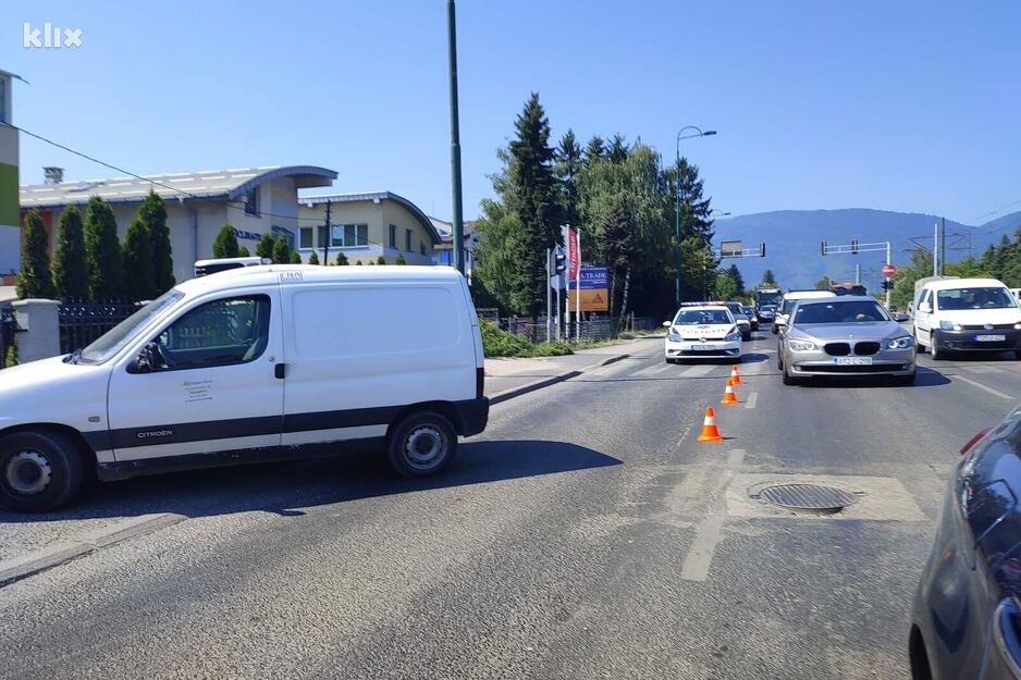 Saobraćajna nesreća u sarajevskom naselju Stup (Foto: Klix.ba)