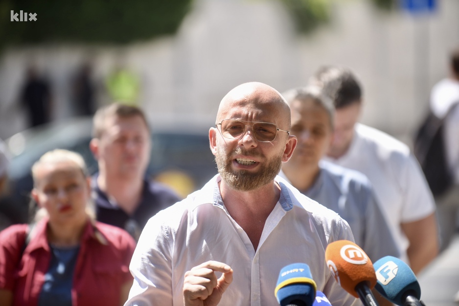 Arapović: Gospodin Schmidt, izađite i recite javno šta je vaša namjera (Foto: T. S./Klix.ba)
