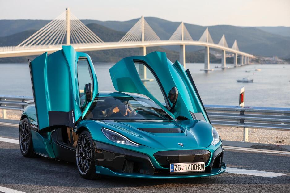 Automobil Rimac će prvi preći most (Foto: Pixsell/Igor Kralj)