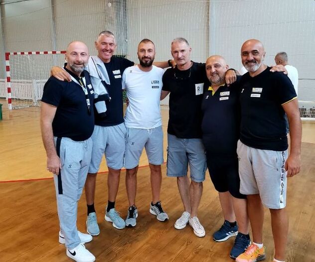 Nenad Marković sa stručnim štabom reprezentacije BiH (Foto: KS BiH)