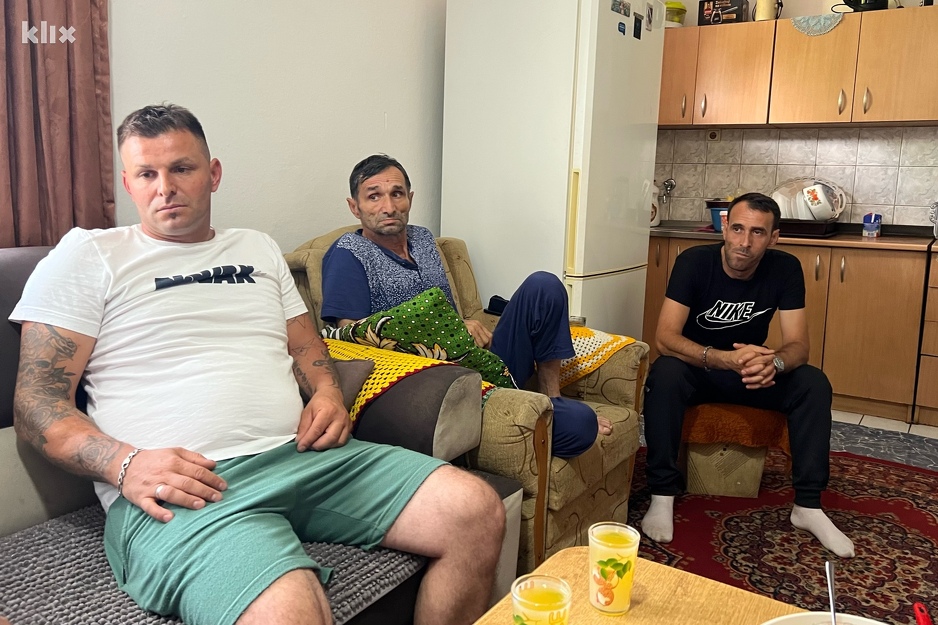 Ramiz Nukić sa sinovima (Foto: A. K./Klix.ba)