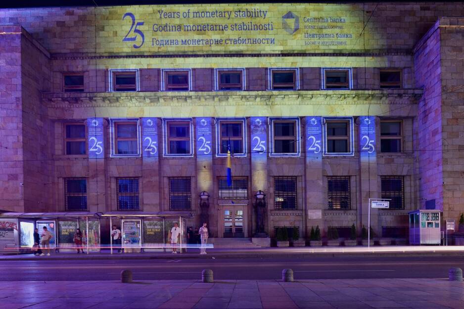 Projekcija na zgradi Centralne banke povodom godišnjice poslovanja
