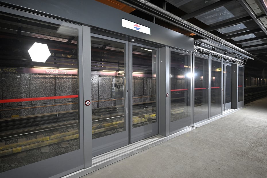 Peronska paravan vrata u metrou (Foto: Johannes Zinner)